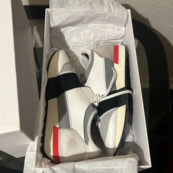BALENCIAGA RACE RUNNERS‼️‼️ Size 40 - Picture 8 of 11